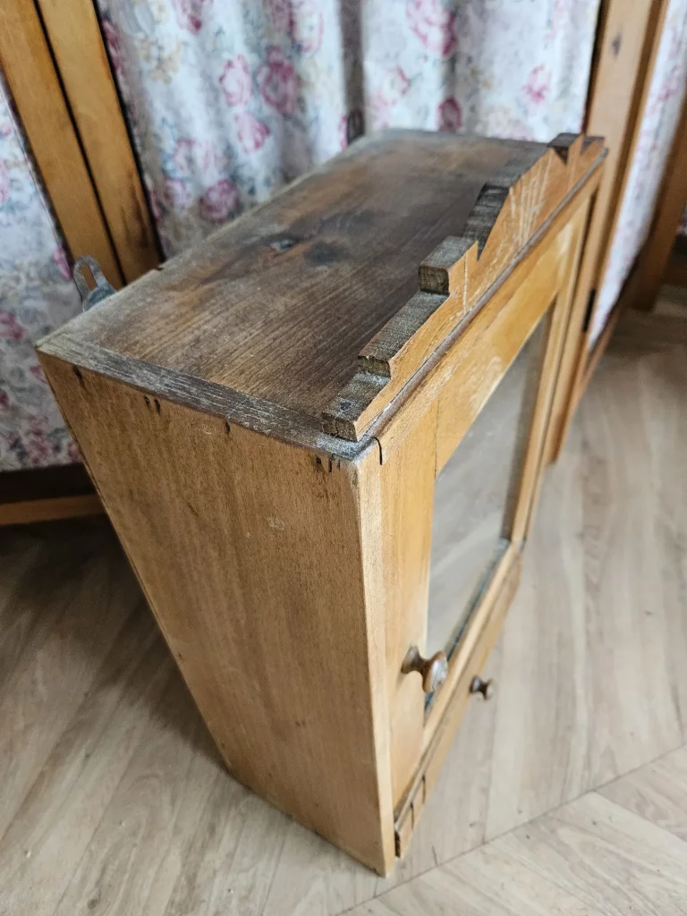 armoire de toilette art déco