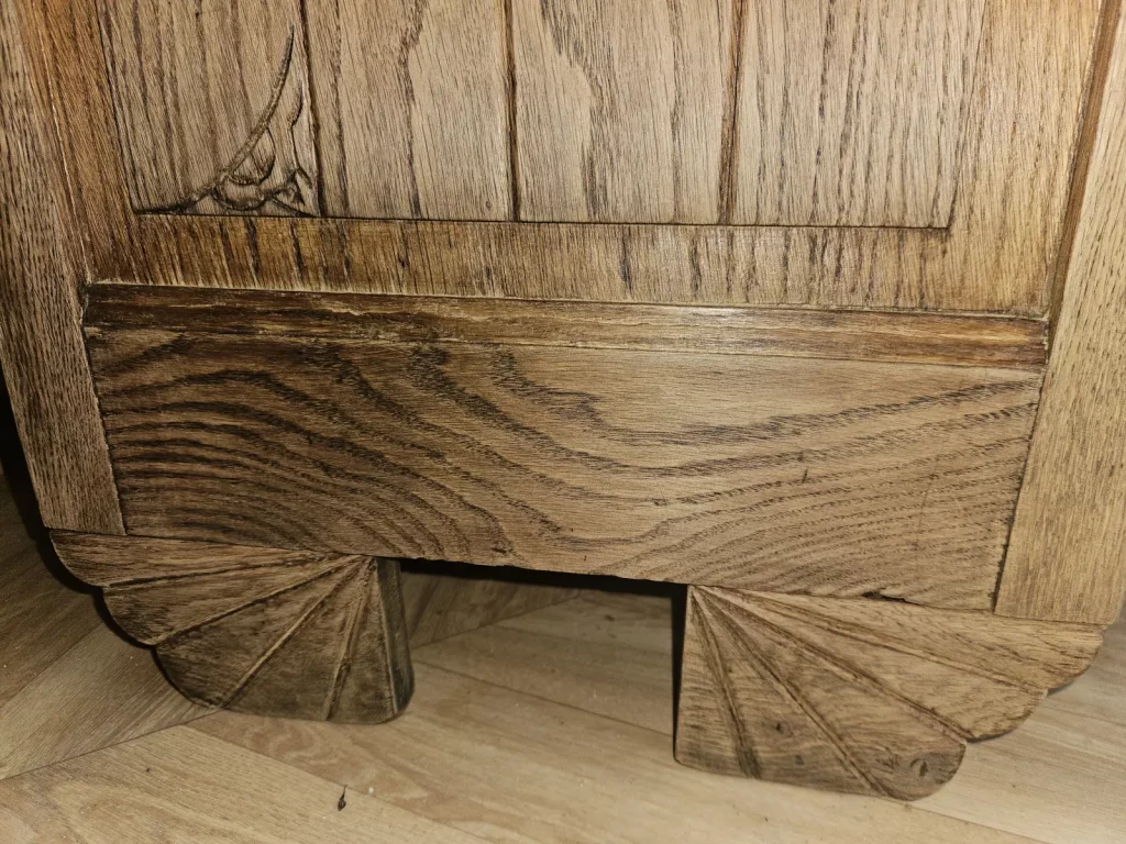 meuble format "huche" art déco idéal pour rangement plaids dans un salon ou une chambre, ou stockage pellets ou croquettes animaux