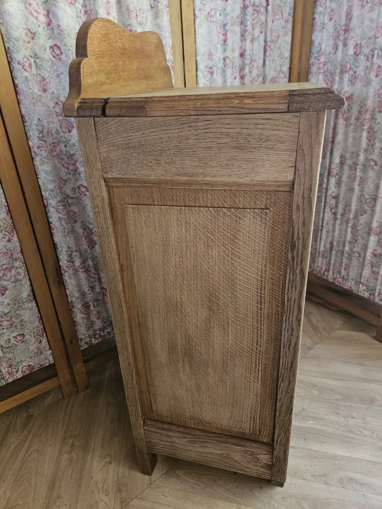 meuble format "huche" art déco idéal pour rangement plaids dans un salon ou une chambre, ou stockage pellets ou croquettes animaux