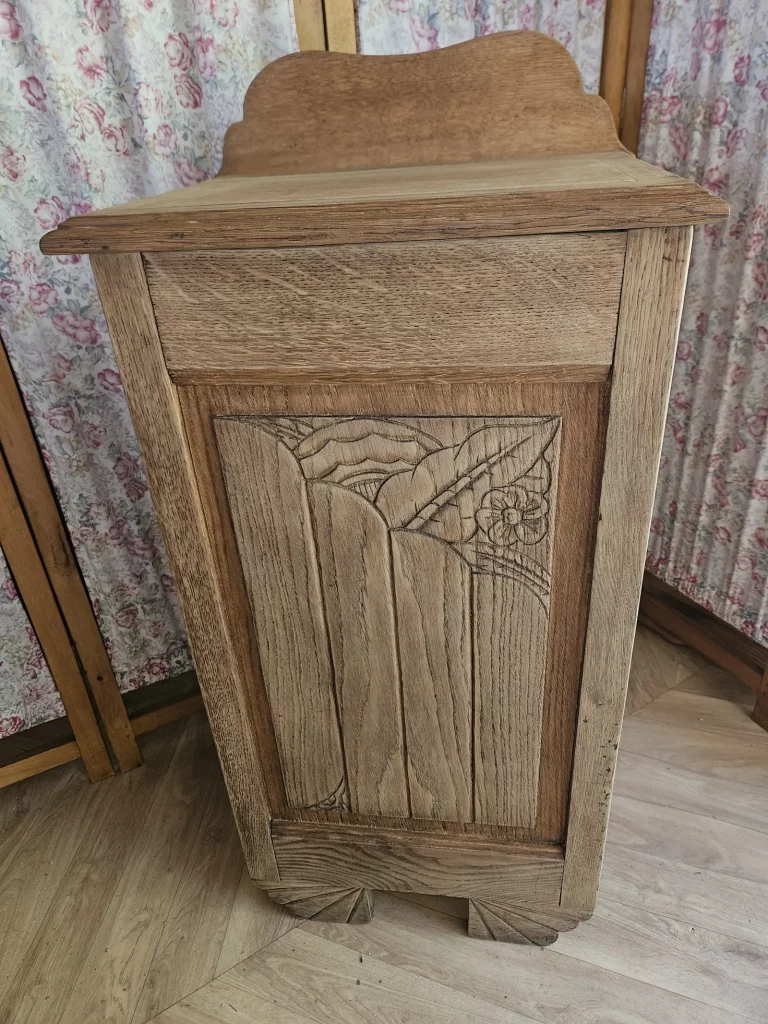 meuble format "huche" art déco idéal pour rangement plaids dans un salon ou une chambre, ou stockage pellets ou croquettes animaux
